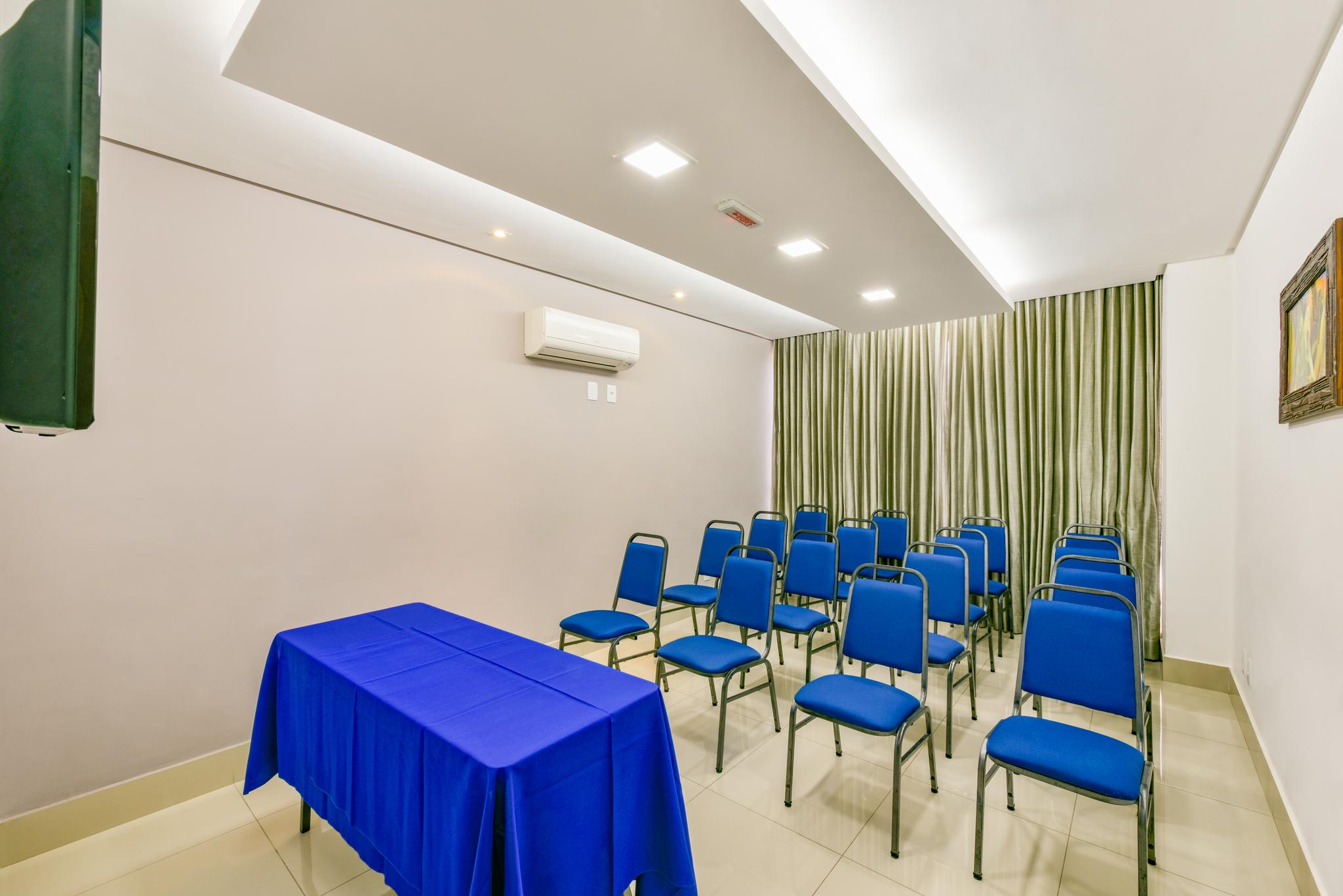 Plaza Breeze Aeroporto Hotel