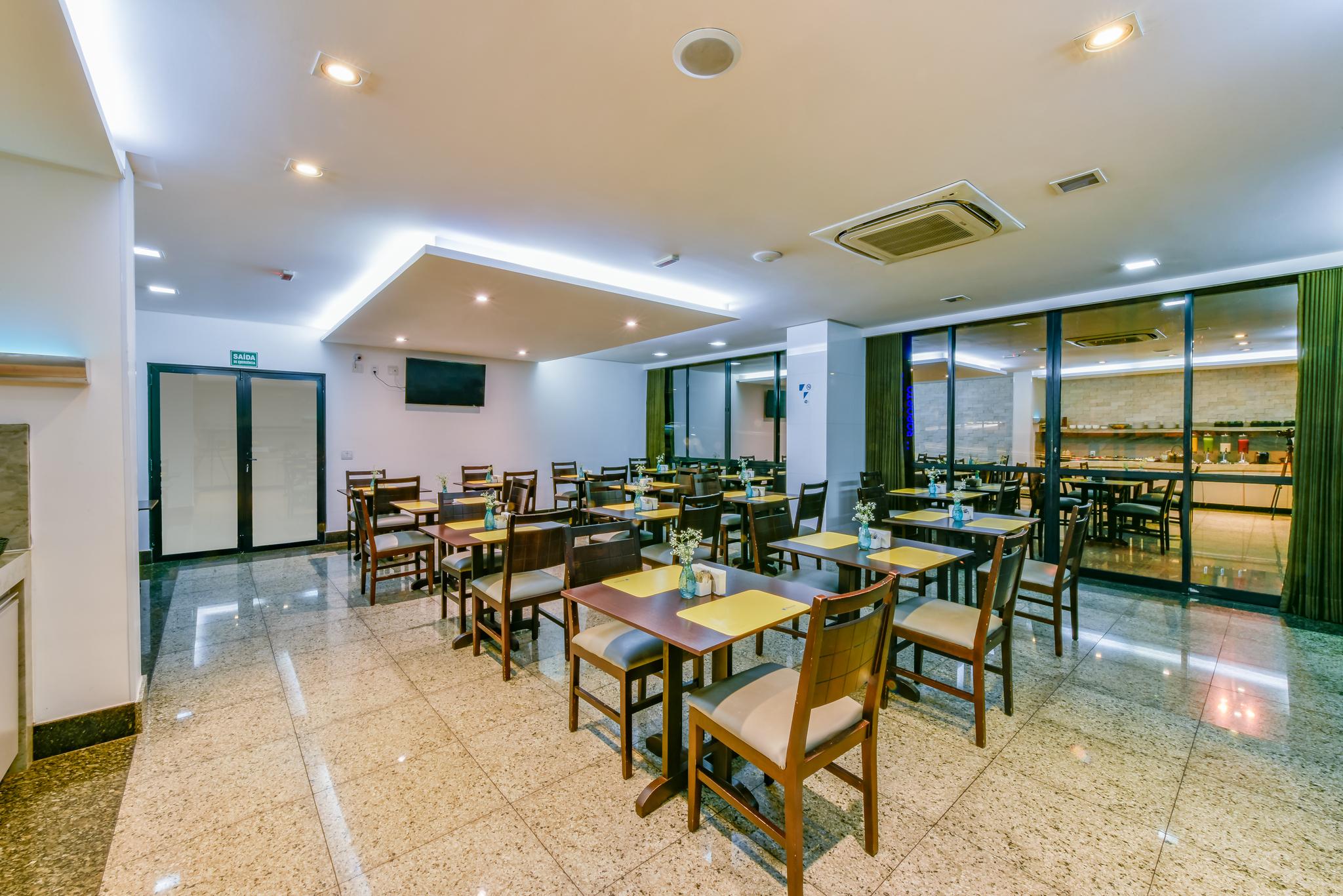 Plaza Breeze Aeroporto