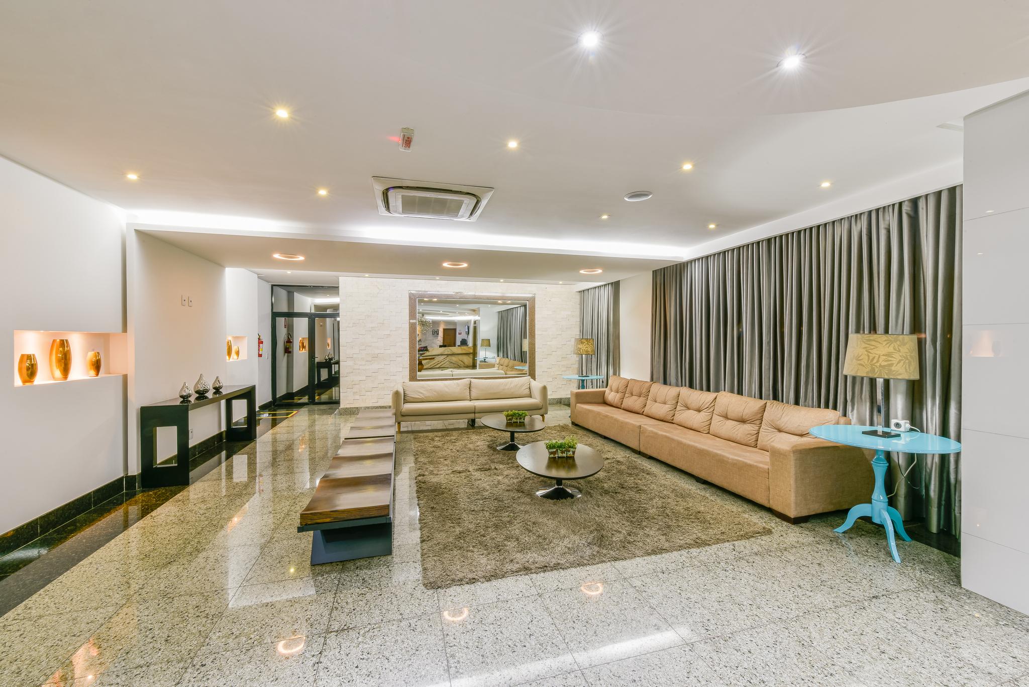 Plaza Breeze Aeroporto 4*