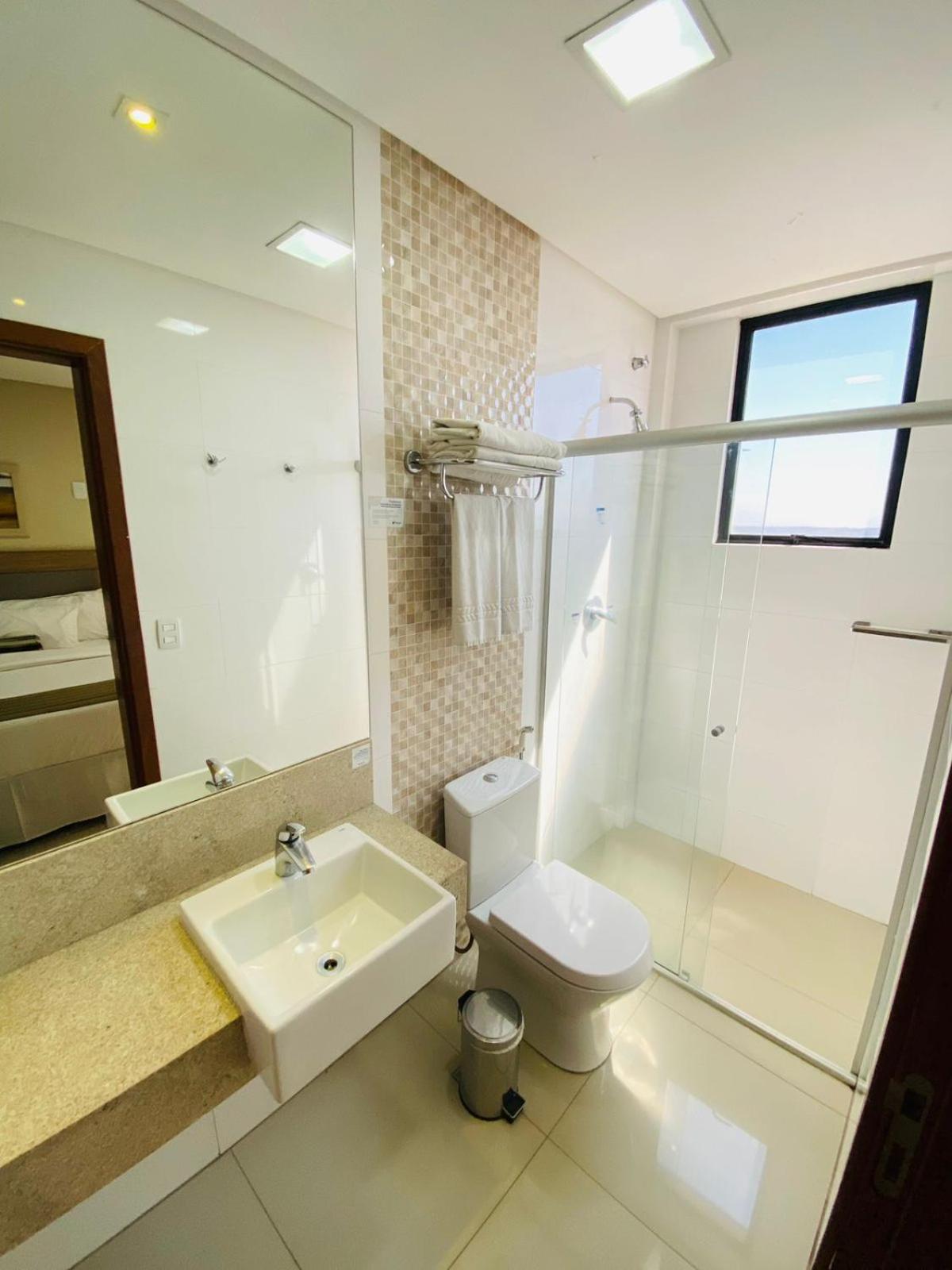 Hotel Plaza Breeze Aeroporto 4*