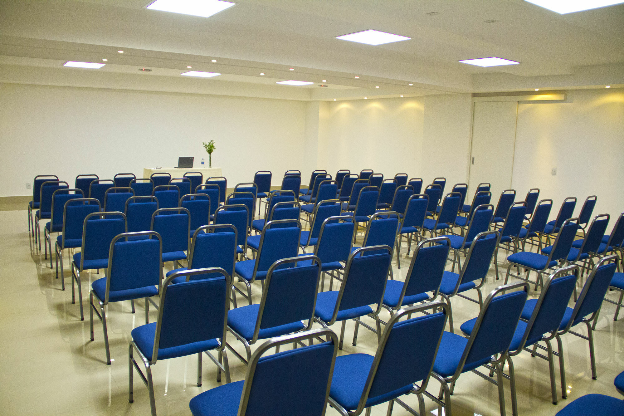 Plaza Breeze Aeroporto Hotel 4*