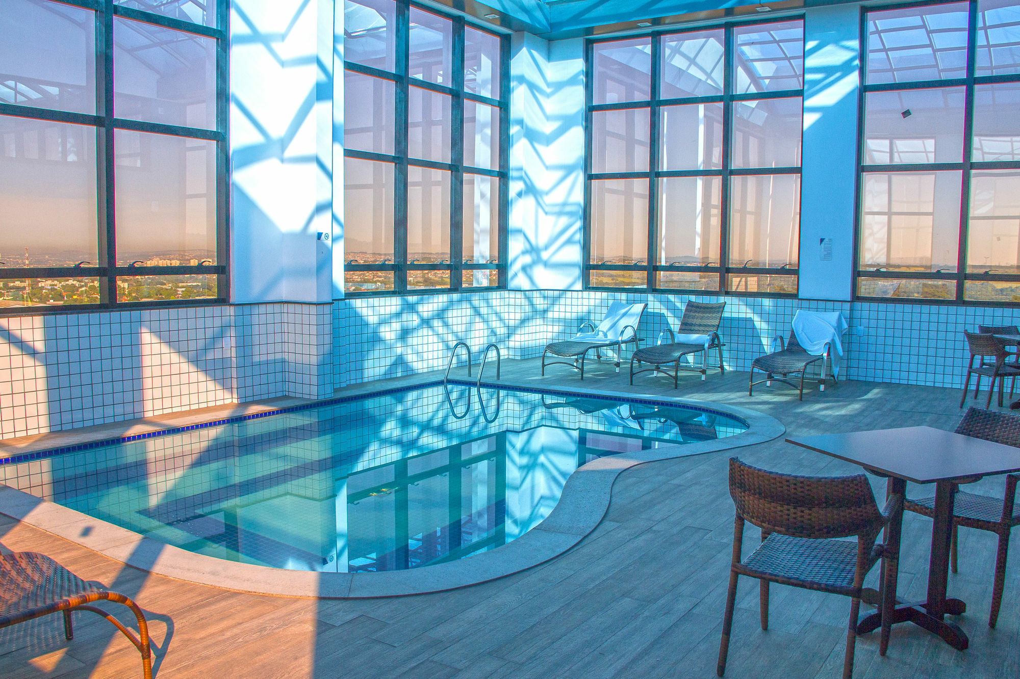 Plaza Breeze Aeroporto 4*